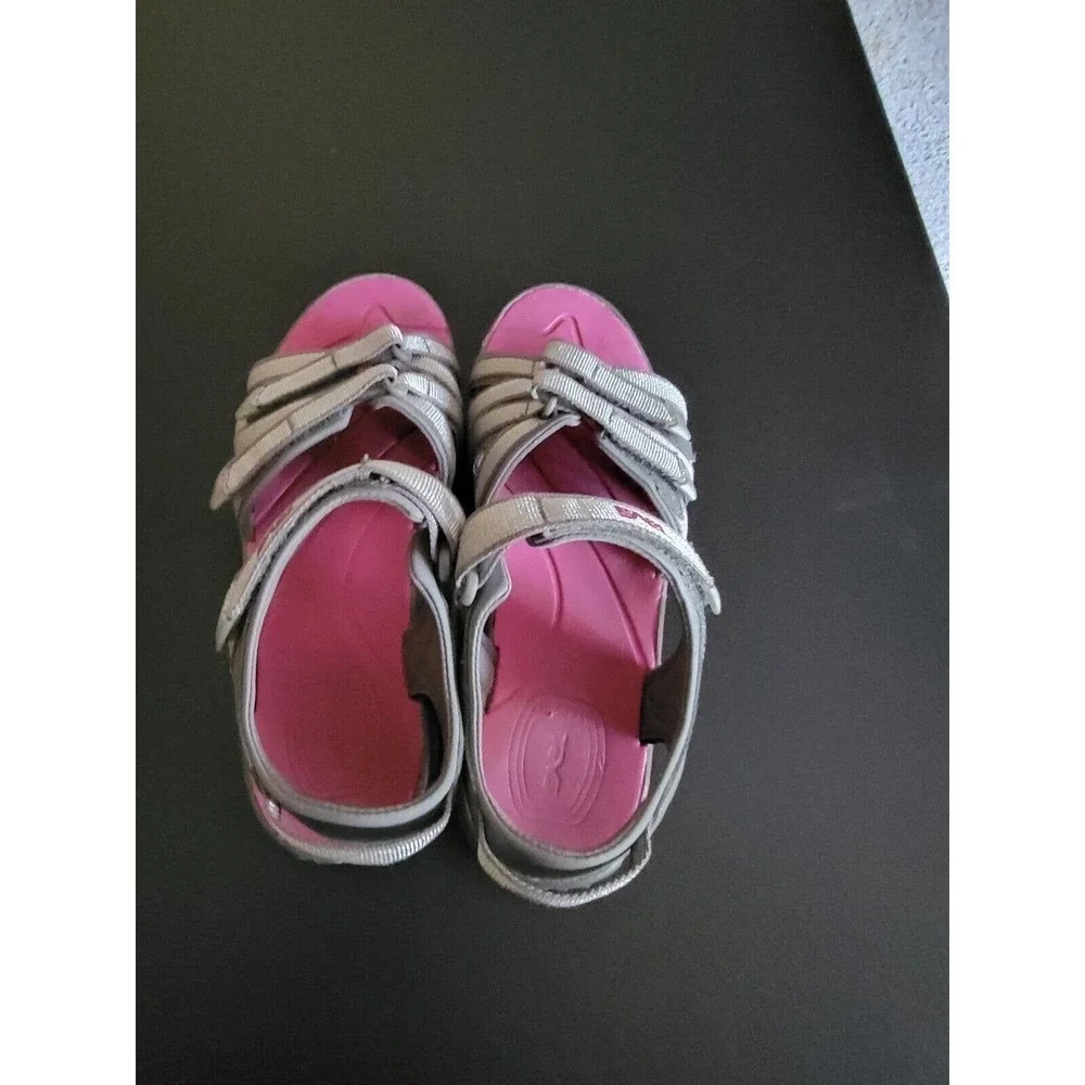 Teva Tirra Girls Sporty Strappy Sandals, Big Girl Size 4 Silver Pink Adjustable